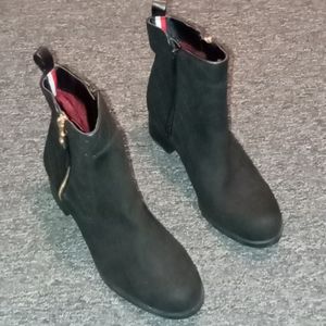 Tommy Hilfiger boots
